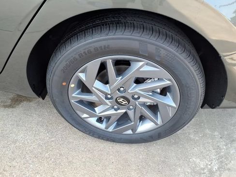 New 2026 Hyundai Elantra Hybrid FWD image 20