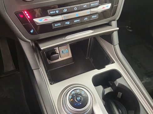 Used 2020 Ford Explorer XLT w/ Comfort Package AWD/4WD image 19