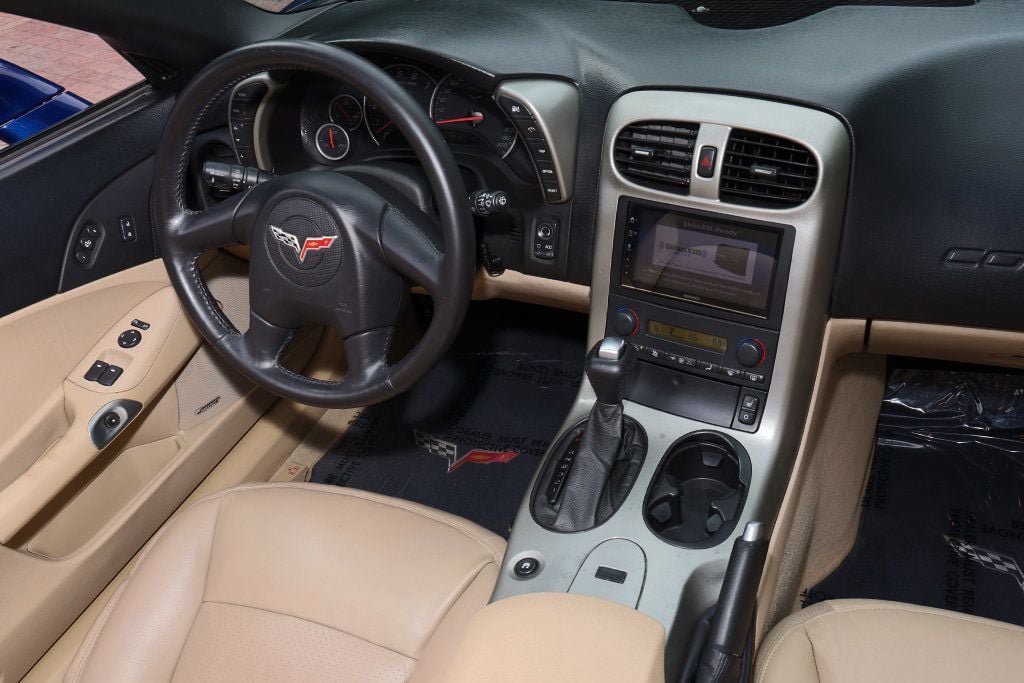 Used 2005 Chevrolet Corvette Convertible w/ Preferred Equipment Group RWD image 9