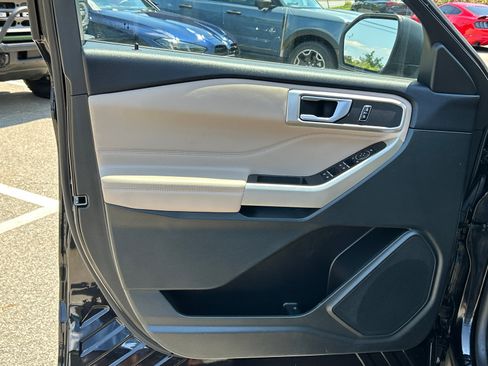 Certified 2023 Ford Explorer XLT w/ Equipment Group 202A AWD/4WD image 9
