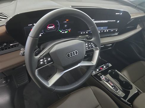 New 2025 Audi Q6 e-tron Premium image 11