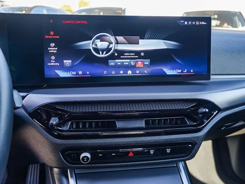 Used 2025 BMW 230i xDrive Coupe w/ Premium Package image 13