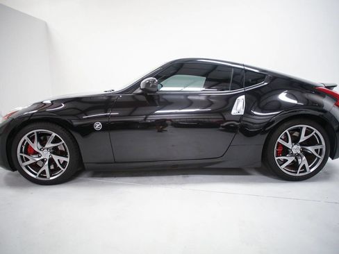 Used 2014 Nissan 370Z Touring w/ Sport Package image 3