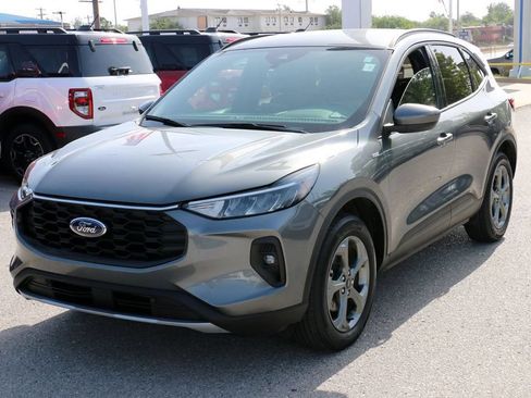 Used 2025 Ford Escape ST-Line Select AWD/4WD image 2
