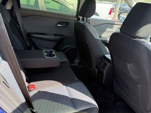Used 2023 Nissan Rogue SV image 12