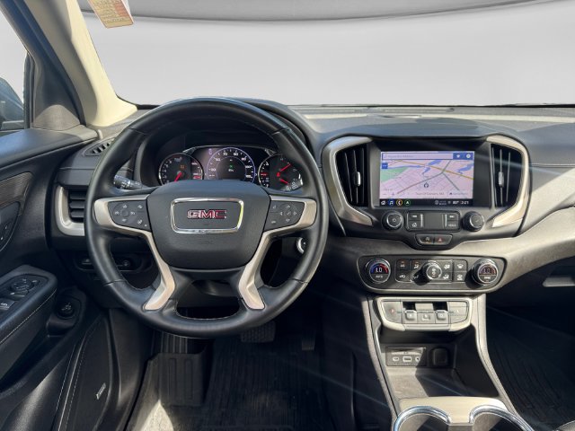 Used 2024 GMC Terrain Denali w/ Denali Premium Package AWD/4WD image 25