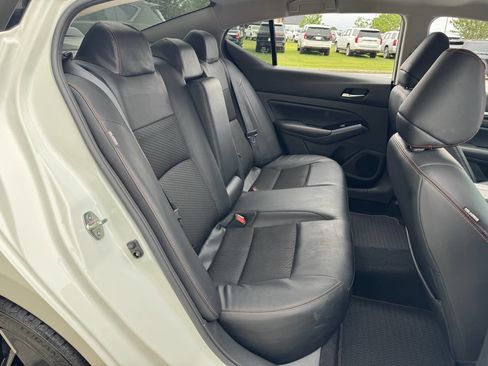 Used 2024 Nissan Altima 2.5 SR FWD image 14