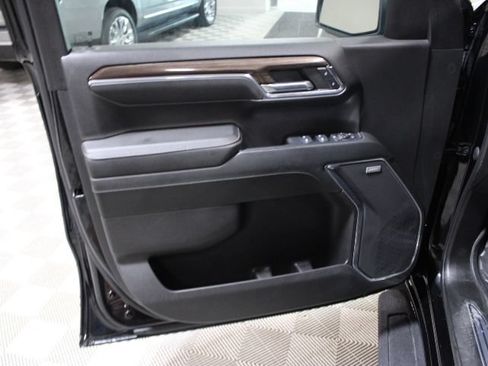 Used 2024 Chevrolet Silverado 1500 RST AWD/4WD image 15