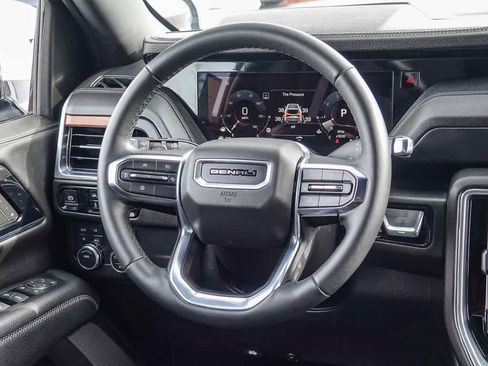 Used 2025 GMC Yukon Denali image 13