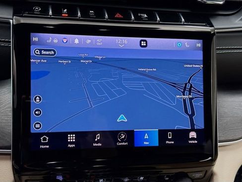 Used 2023 Jeep Grand Cherokee L Limited w/ Luxury Tech Group II image 15