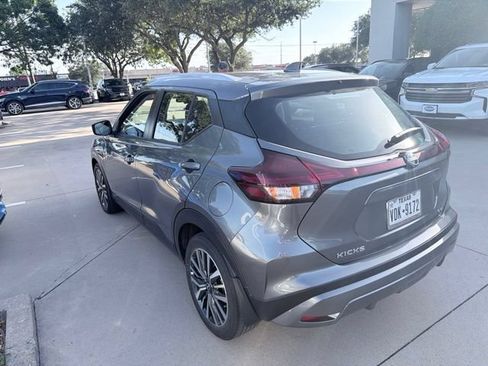 Used 2023 Nissan Kicks SV FWD image 4