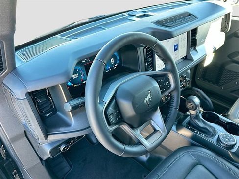New 2025 Ford Bronco Badlands image 6