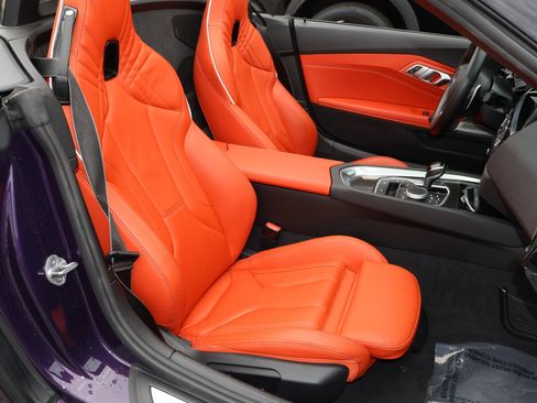 Used 2024 BMW Z4 M40i w/ Premium Package image 19