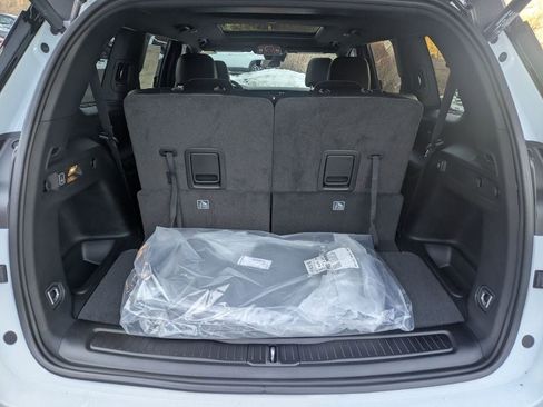 New 2025 Jeep Grand Cherokee L Limited w/ Black Appearance Package image 28