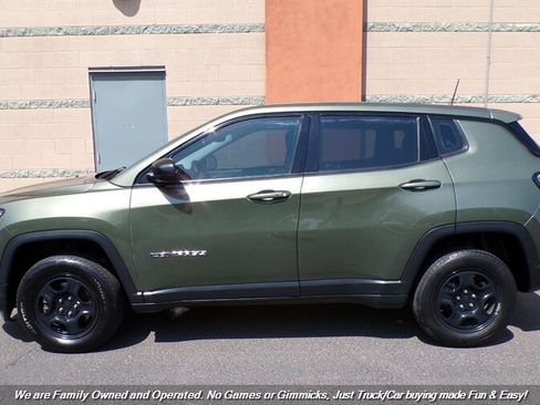 Used 2019 Jeep Compass Sport w/ Tech Group AWD/4WD image 5