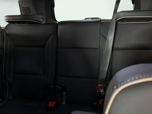 Used 2024 GMC Yukon XL SLT w/ SLT Luxury Package AWD/4WD image 30