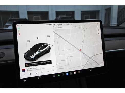 Used 2025 Tesla Model Y Long Range RWD image 25