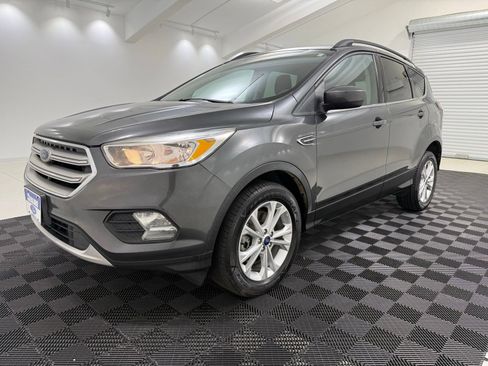 Used 2018 Ford Escape SE AWD/4WD image 3