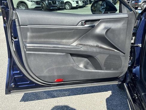 Used 2022 Toyota Camry SE image 25