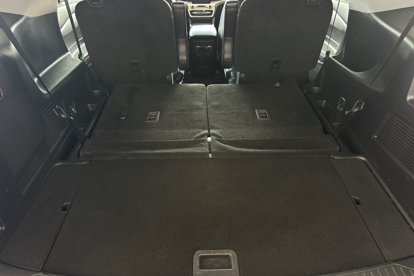 Used 2022 Ford Explorer XLT w/ Equipment Group 202A RWD image 15