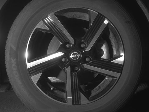 Used 2025 Nissan Sentra SV image 13