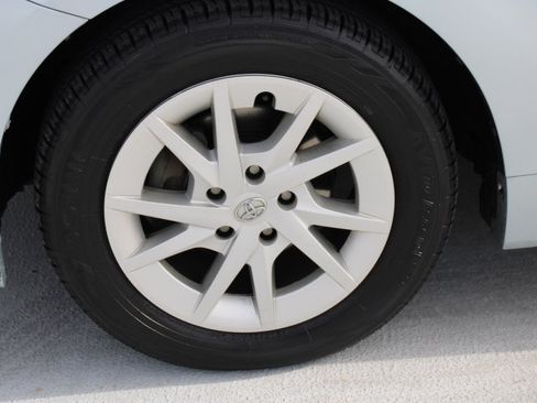 Used 2012 Toyota Prius V Three image 9