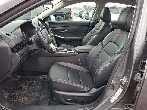 Used 2023 Nissan Sentra SR w/ SR Premium Package image 15