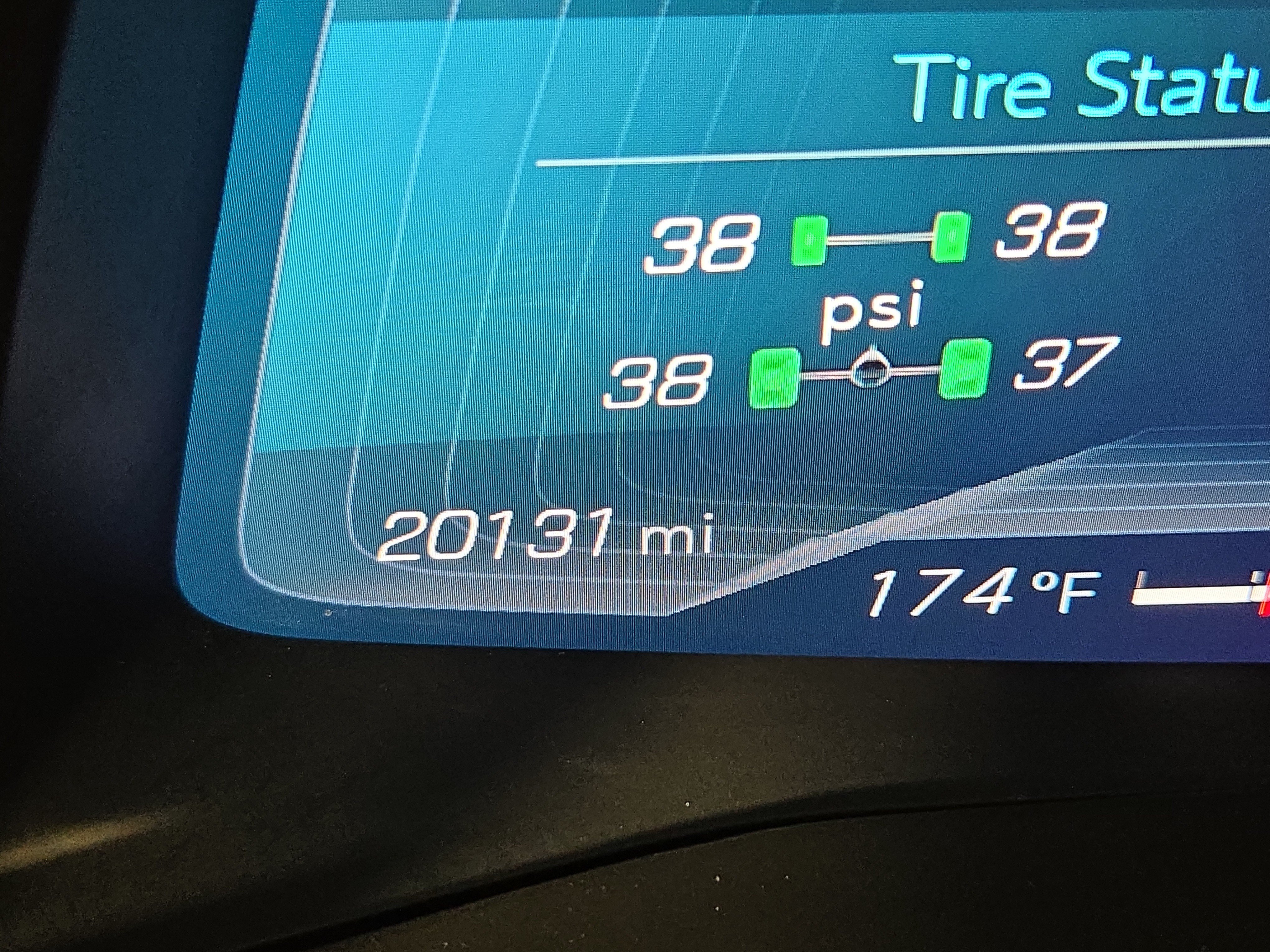Used 2022 Chevrolet Corvette Stingray Premium Cpe w/ Z51 Performance Package RWD image 17