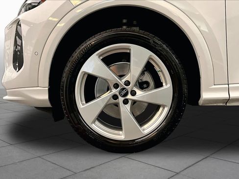 Certified 2025 Audi Q5 Premium w/ Premium Plus AWD/4WD image 10