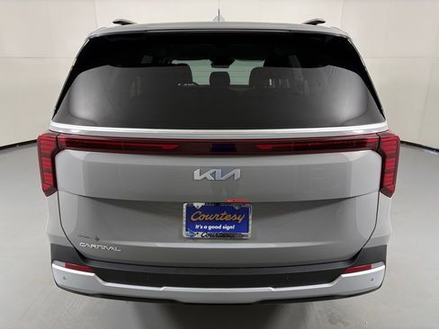 New 2026 Kia Carnival EX image 7