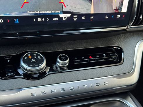 New 2026 Ford Expedition Tremor image 25