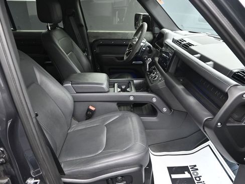Used 2023 Land Rover Defender 110 V8 AWD/4WD image 41