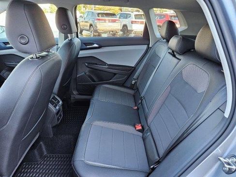 New 2024 Volkswagen Taos SE image 15