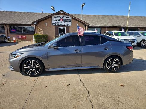 Used 2023 Nissan Sentra SR w/ SR Premium Package image 9