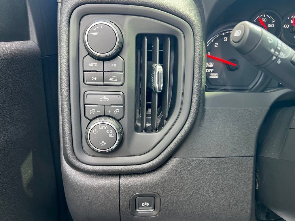 Used 2026 Chevrolet Silverado 1500 Custom AWD/4WD image 20