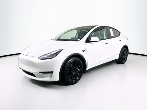 Used 2021 Tesla Model Y Long Range AWD/4WD image 3