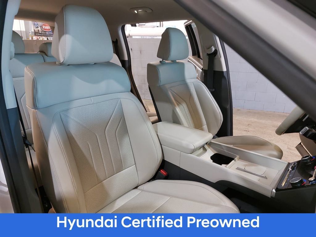 Used 2025 Hyundai Santa Fe SEL FWD image 10