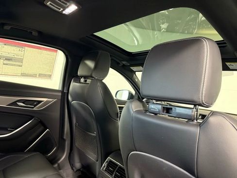 Used 2024 Jaguar XF R-Dynamic SE image 33