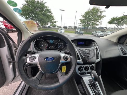 Used 2012 Ford Focus SE FWD image 30