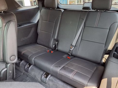 Used 2022 Chevrolet Traverse RS w/ LPO, Floor Liner Package AWD/4WD image 23