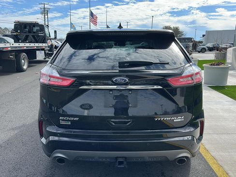 Used 2019 Ford Edge Titanium w/ Equipment Group 301A image 6