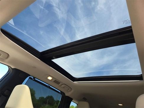 Certified 2025 INFINITI QX60 Luxe image 24