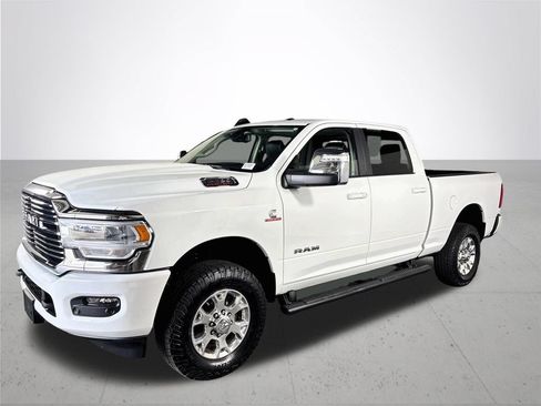 Used 2024 RAM 2500 Laramie AWD/4WD image 2