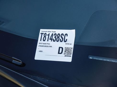Certified 2016 Toyota Prius Four Touring image 32