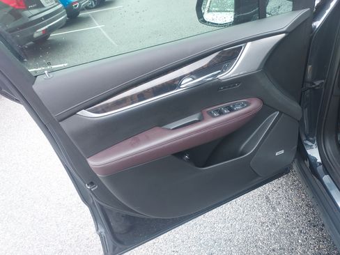 Used 2021 Cadillac XT6 Premium Luxury image 10