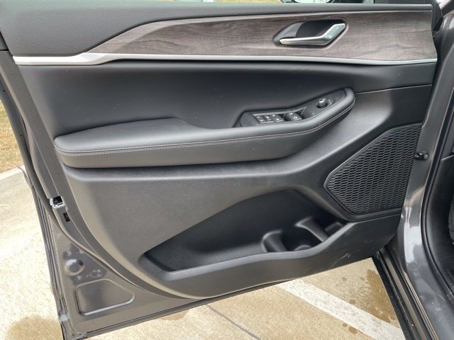 New 2026 Jeep Grand Cherokee Altitude AWD/4WD image 13