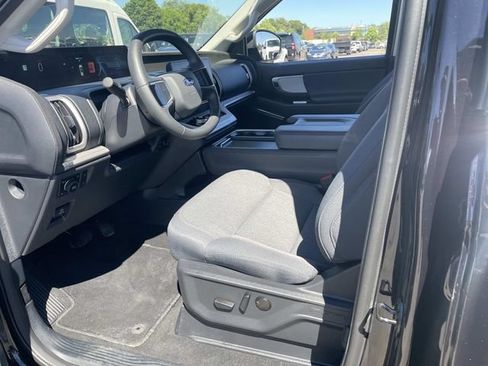 Used 2025 Ford Expedition Max Active AWD/4WD image 27