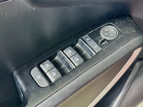 Certified 2024 Kia Soul LX FWD image 17