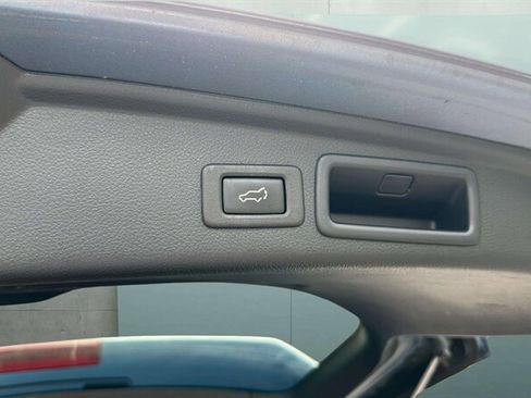Used 2017 Subaru Forester 2.5i Limited w/ Popular Package #2 AWD/4WD image 32