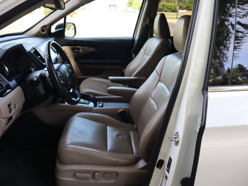 Used 2016 Honda Pilot Touring image 19